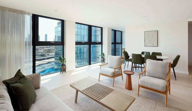 Large New 1-Bed with Great Views