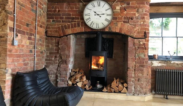 Lavish Apartment at Montpellier Gardens, Free Parking