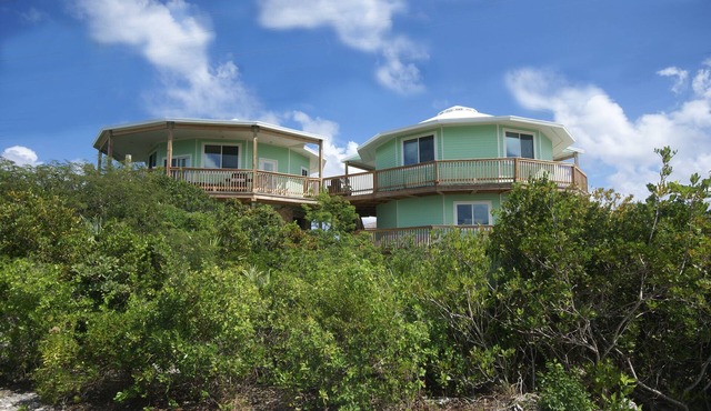 Layin' Low includes one golf cart/villa with water views