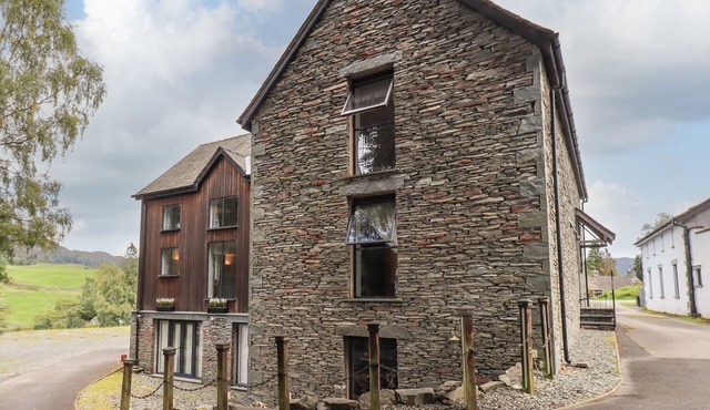 LE CHALET, family friendly, with open fire in Elterwater