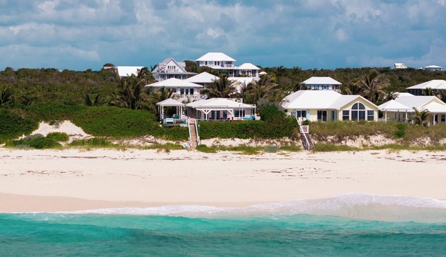 Leapin' Lizards - Enjoy the enchanting ocean-side estate of Leapin' Lizards!