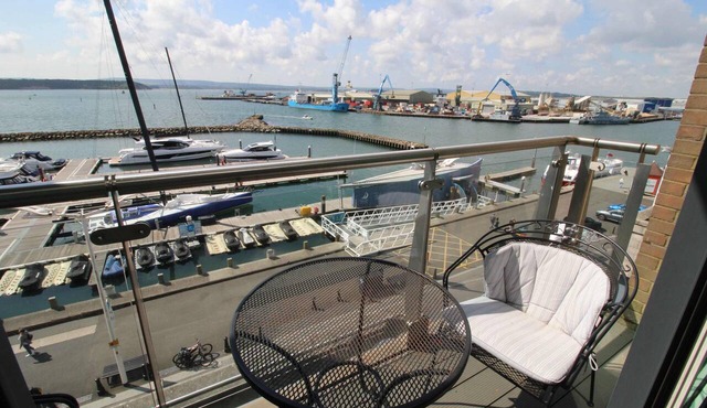 Les Bateaux - Views of Poole Quay from Balcony