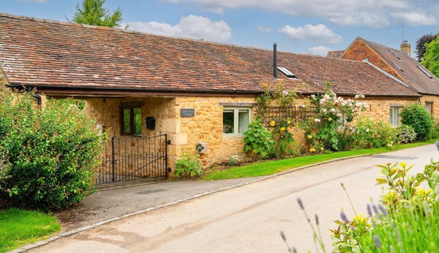 Light and airy dog friendly barn conversion - Cider Press Cottage