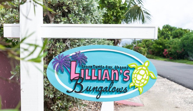 Lillian's Bungalows - Second Floor Ocean View