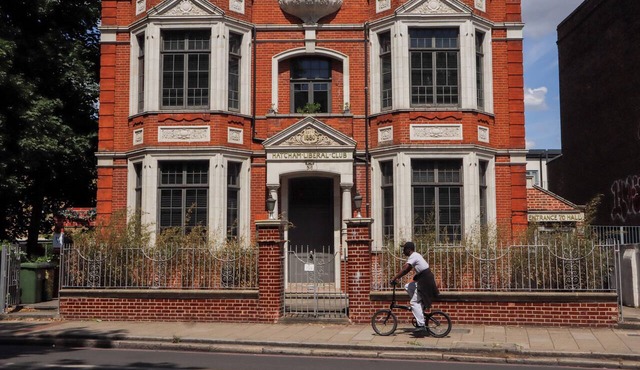 Listed Mansion Flat in Queens Road, Peckham, New Cross Gate