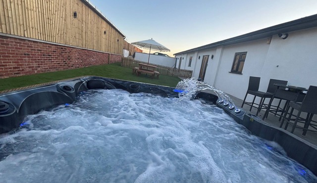 Little Harbours Hideaway - 3 bedroom barn conversion set in 6 acres of land