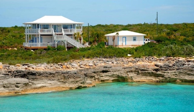 Little paradise Sandy Point Bahamas