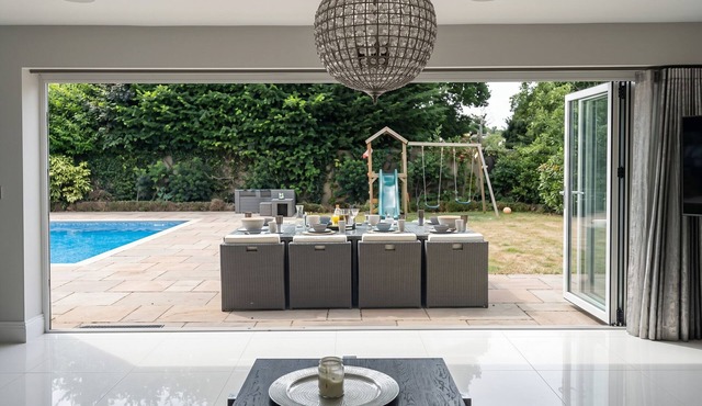 Lived in Large Family home - Sleeps 14 comfortably