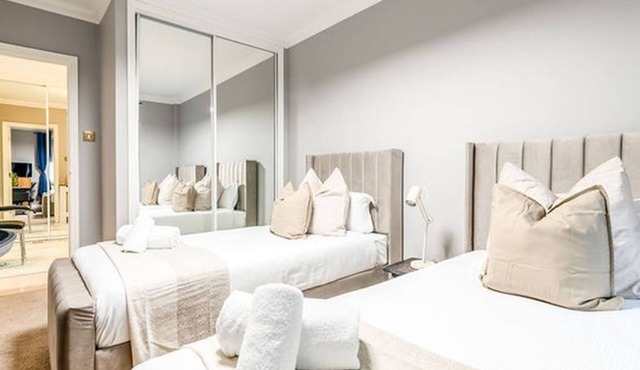 LiveStay 2BR/2BA Pool, Sauna & Gym/Kilburn, Brent
