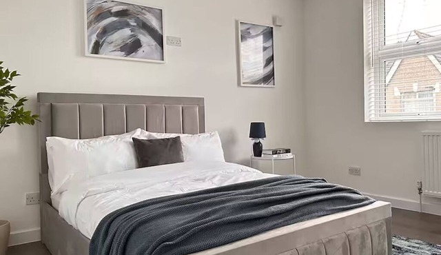 London 2 Bedroom Modern Cosy Stratford East Central Metro Sleeps 5 Elizabeth