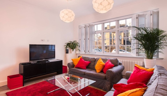 London House, Chiswick, Luxurious, 3 Large Beds - 4 x Bath - GREAT PLACE TO STAY