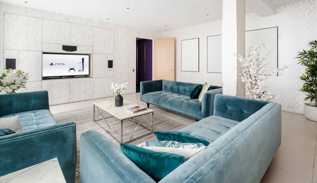 LONDONERS Once Upon A Mayfair