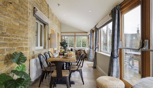 Longborough House - a beautiful house sleeping 10 guests
