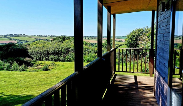 Longtails, lodge retreat in beautiful scenic private location, Bantham, S. Devon