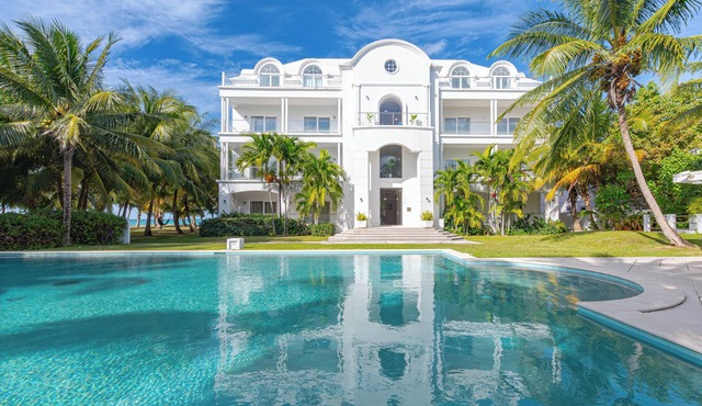Love Beach Luxury 3BR Condo - Step to Beach & Pool