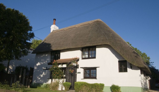 Lovely cottage & garden. 5 min drive from Paultons Park, home of Peppa Pig