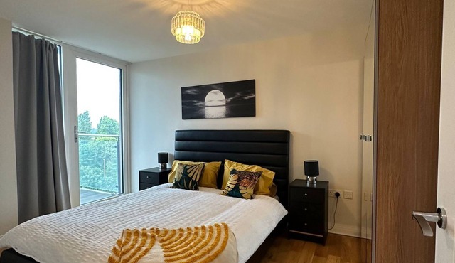 Lovely flat close to Heathrow Airport