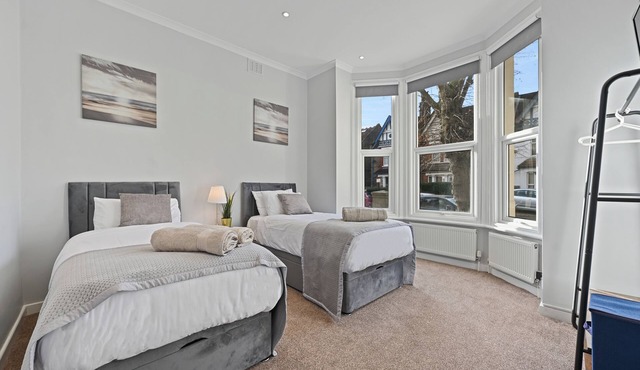 Lovely Garden Flat within proximity of Elizabeth Line in West Ealing - 6 guests