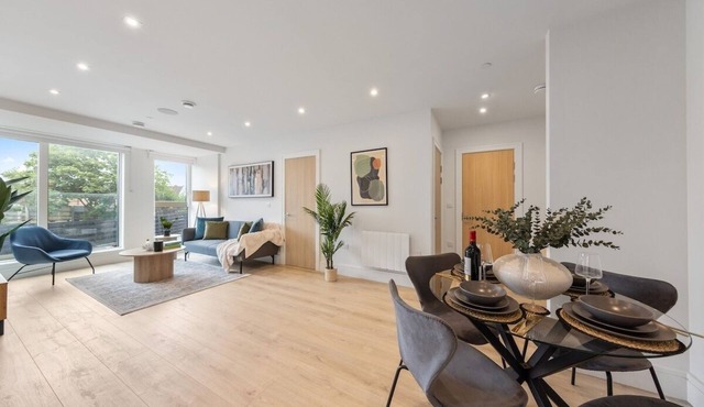 Lovely & Scenic 2-Bedrooms Flat