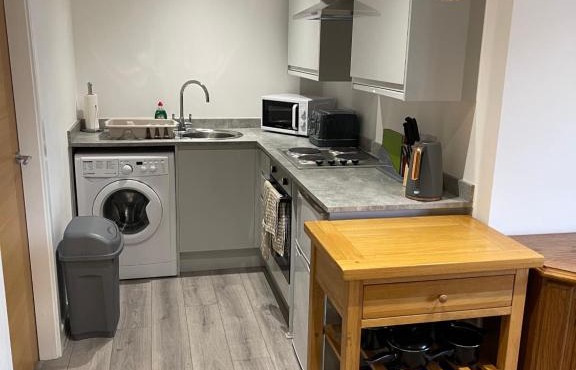 Lovely, Sleeps 8, Parking, Cafe Bars Shops Beach Train, Central Formby