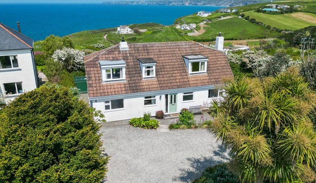 Lower Garrick, Port Isaac, sea views over the Bay