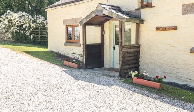 Lower West Curry Farmhouse, Launceston