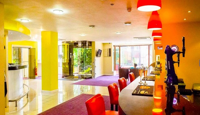 Luton Hotel