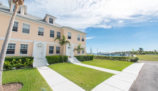 LUX LG 4BR Palm Cay-Gated Resort~Pool~Beach~Tennis~P&Play~H.Chair~Stroller!
