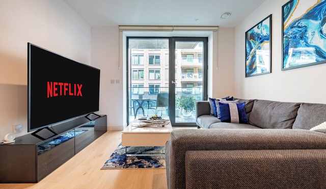 LUX Riverside Apartment in Royal Wharf I Near LCY Airport/Canary Wharf/ExCel/O2