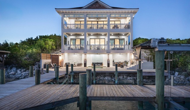 LUXE: RENT 3 WAYS:ENTIRE ESTATE, UPPER or LOWER LEVEL. EACH HAS PRIVATE ENTRANCE