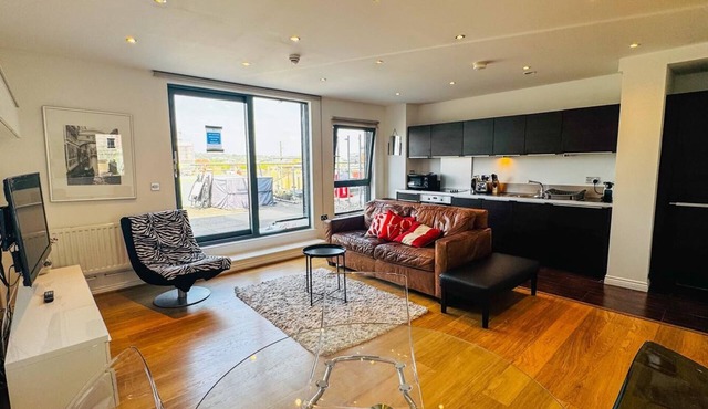 Luxurious 2 bedroom apartment in the heart of Camden - 2 minutes from the market