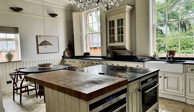 Luxurious & Charming 4Bedroom House in Northamptonshire Sleeps8