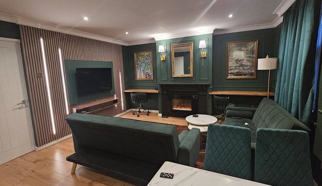 Luxurious Flat 19min from London, 7min to station!