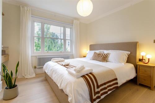 Luxurious maisonette on quiet Islington street