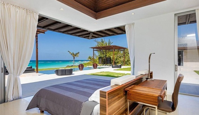 Luxurious & Modern 4BR 4.5BA Beachfront Paradise