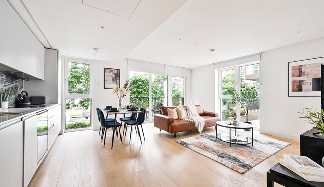 Luxurious West London Flat | 2min to Westfield & Tube | WiFi
