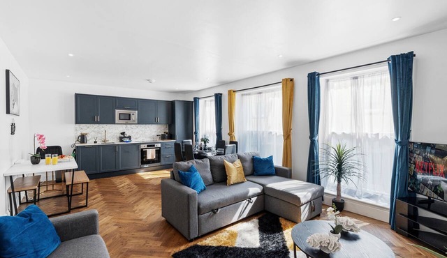 Luxury 2 Bed Apartment The Lanes, Central Brighton Sleeps 8