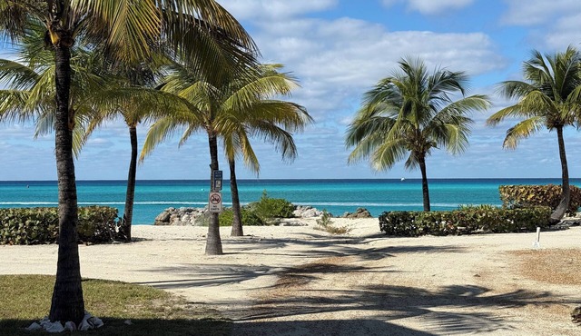 Luxury 3-Bedroom Condo in Bimini with Stunning Views & Modern Amenities