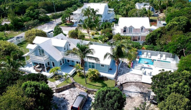 Luxury 3BR 3.5BA Home w/Private Pool & Generator