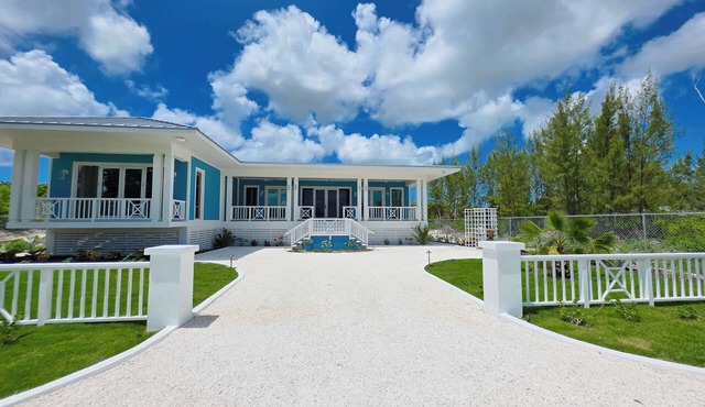 Luxury 4 bedroom home on Ocean Blvd w/private access to the beach. Sleeps 14