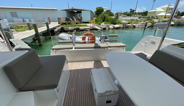 Luxury 40 ft Catamaran in Marsh Harbour