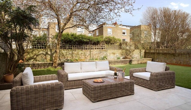 Luxury 5-Bedroom, Central London Town House