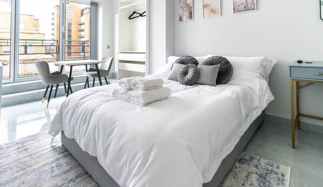 Luxury 5BD Guesthouse