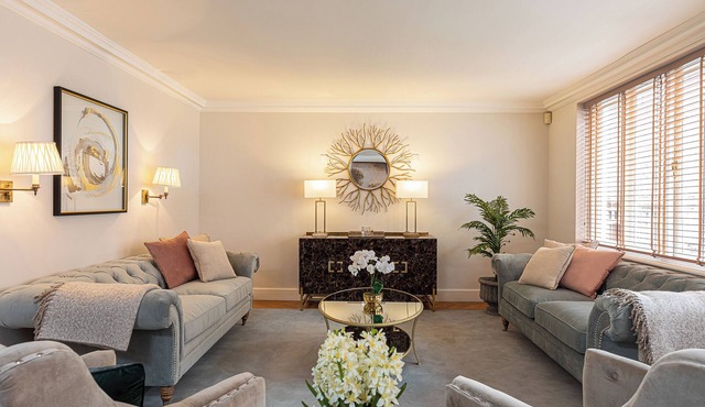 Luxury 6BR Knightsbridge house w/Parking