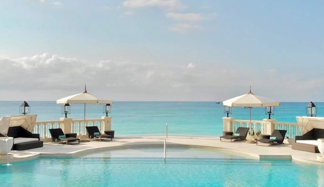 Luxury 7BR Fully-Staffed Oceanfront Property in Nassau - Perfect Getaway!