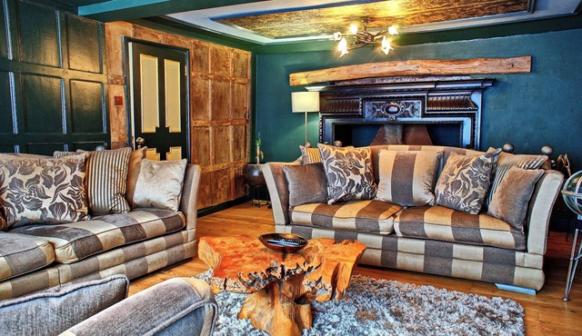 Luxury 9 Bed Manor House Hot Tub Cinema Room SkyTV