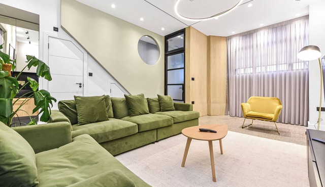 Luxury Abode: 5-Bed Haven Ideal for Big Groups!