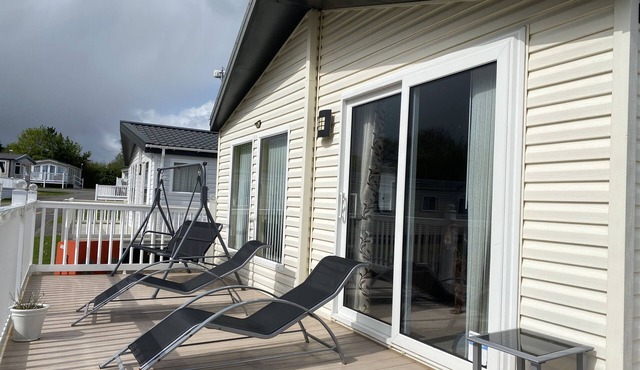 Luxury Air Conditioned holiday Lodge . sleeps 5 Burgh Castle Great Yarmouth