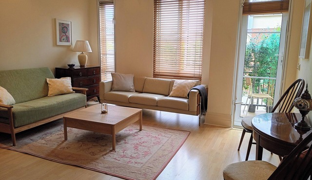 Luxury Apartment in London, Richmond Kew with Free Underground Parking