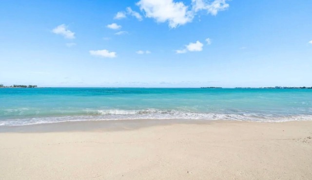 Luxury apartment on the beach nassau